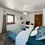 Swiss Alpine Retreat & View Near Martigny 아파트 *