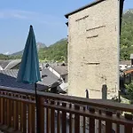 Swiss Alpine Retreat & View Near Martigny 아파트 *
